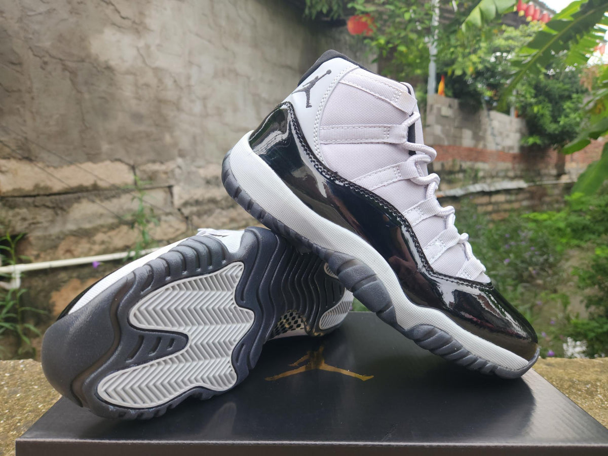 Air Jordan 11 Gray/Black Sneakers