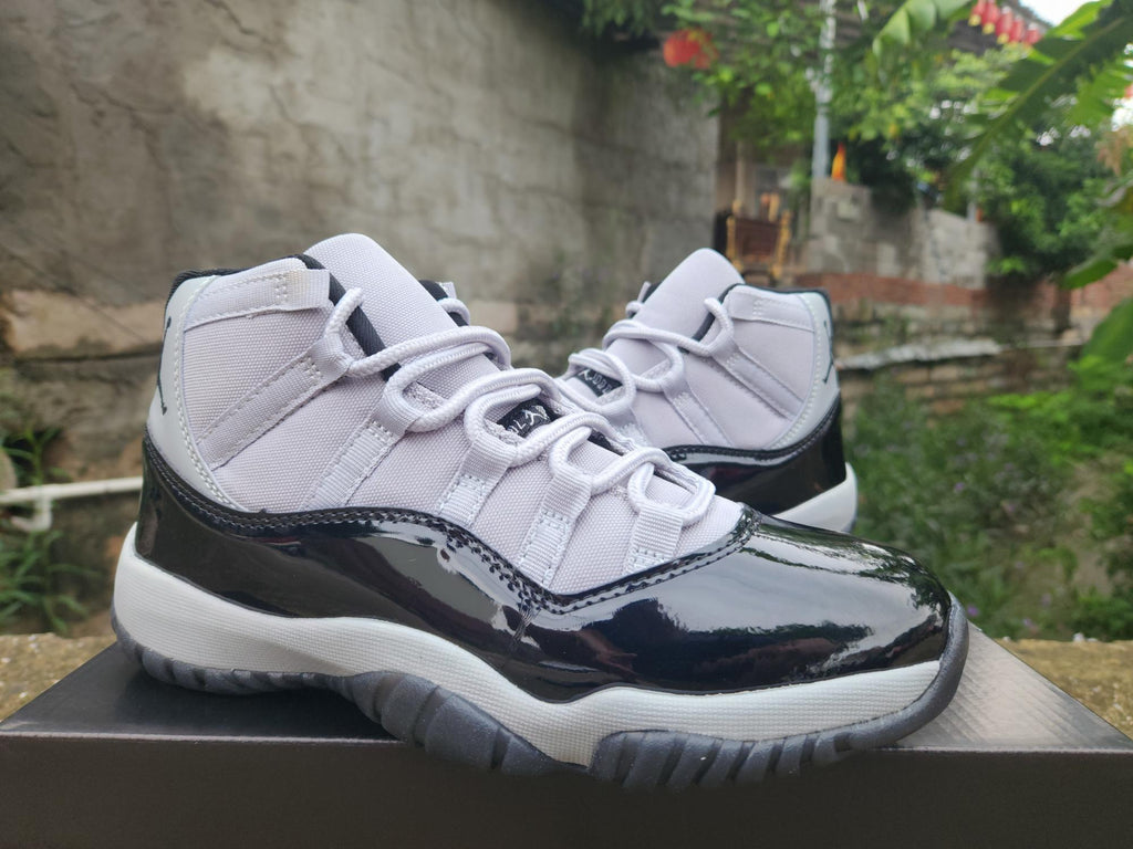 Air Jordan 11 Gray/Black Sneakers