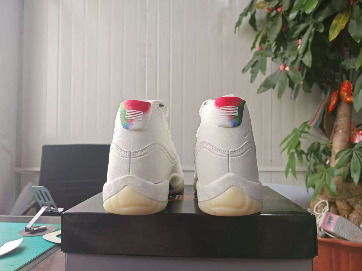 Air Jordan 11 Retro Sail/Off-White Unisex Sneakers IO8959-133