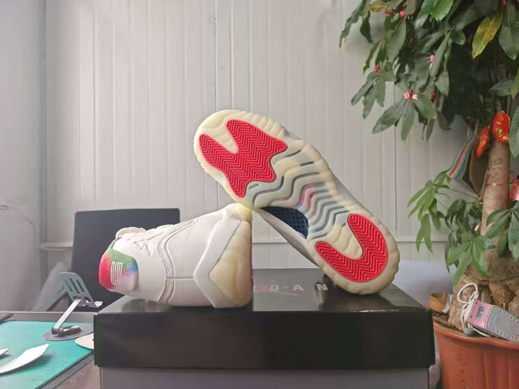 Air Jordan 11 Retro Sail/Off-White Unisex Sneakers IO8959-133