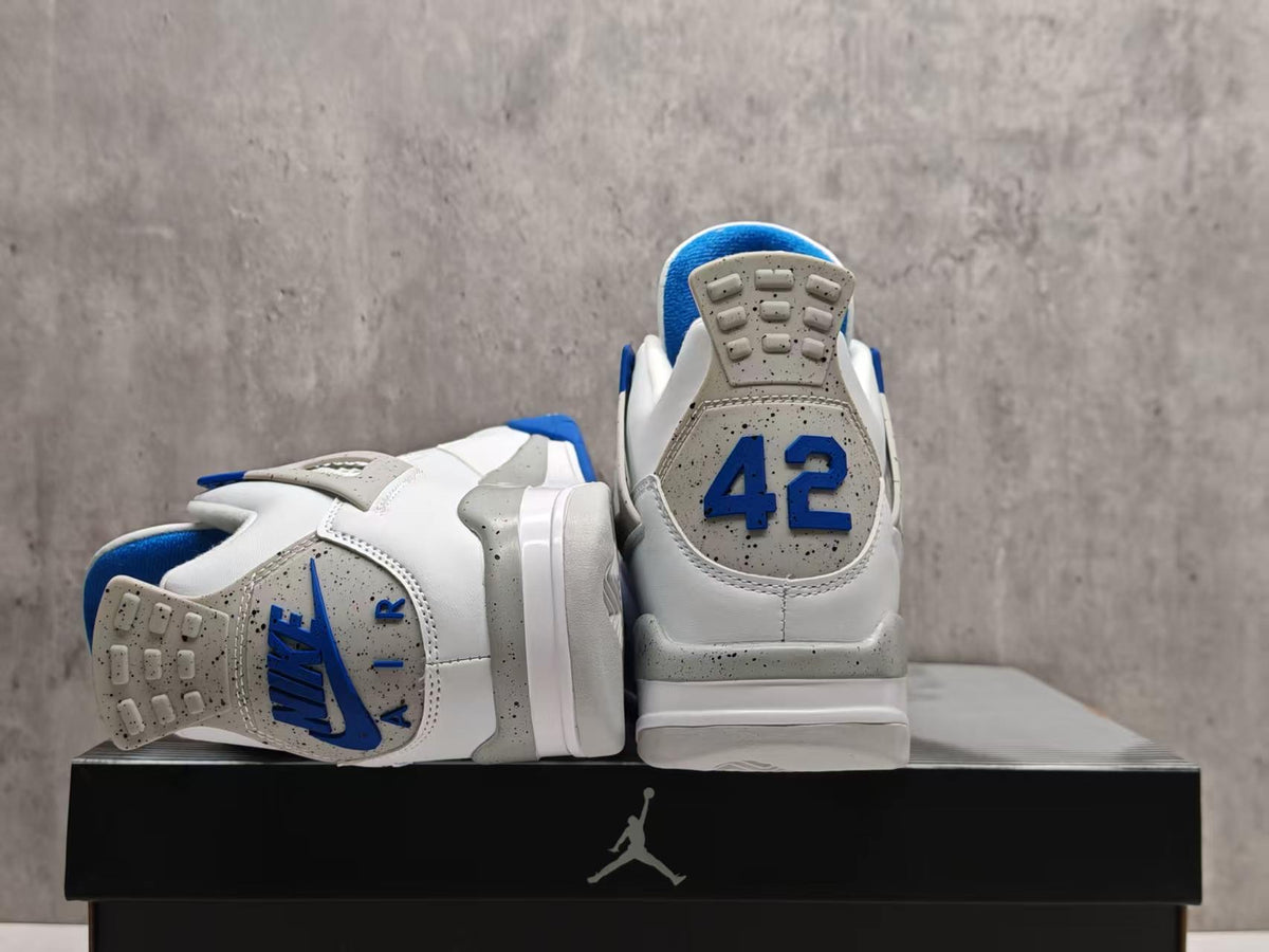 AJ4 Robinson 42 Sneakers