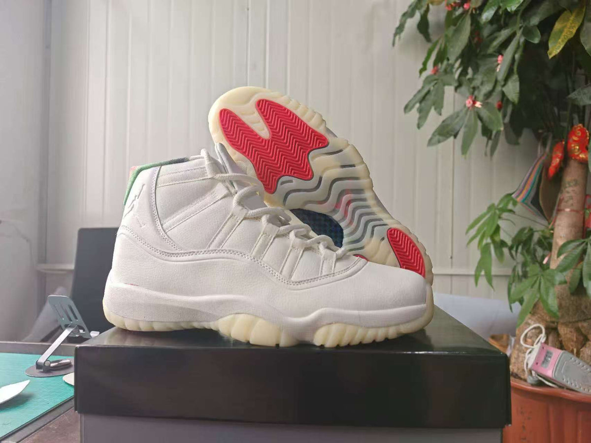 Air Jordan 11 Retro Sail/Off-White Unisex Sneakers IO8959-133