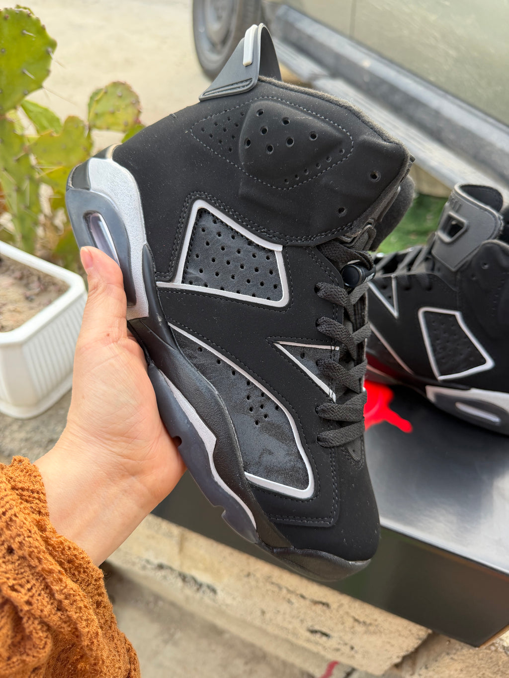 Air Jordan 6 New Black and Silver Sneakers